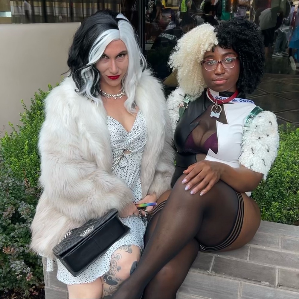 CRUELLA Costume full set w Faux fur coat
